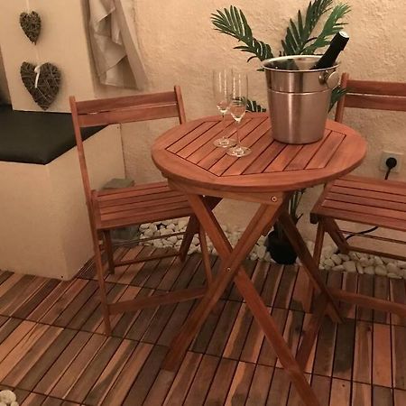 Les Secrets D'Alcove, Nuits Romantiques Avec Spa 普罗旺斯地区艾克斯 外观 照片
