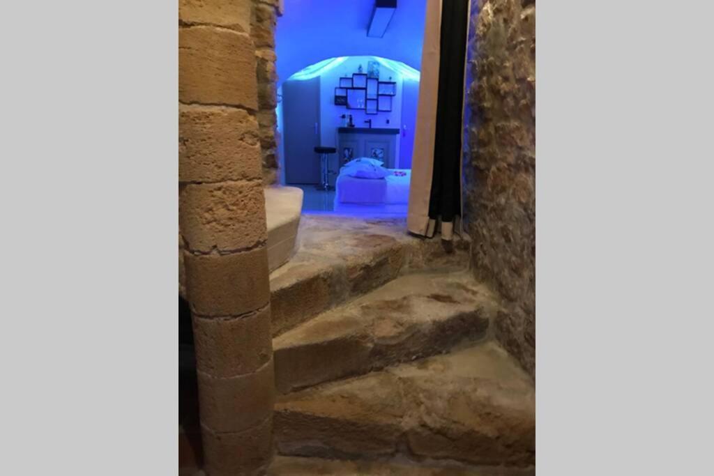 Les Secrets D'Alcove, Nuits Romantiques Avec Spa 普罗旺斯地区艾克斯 外观 照片