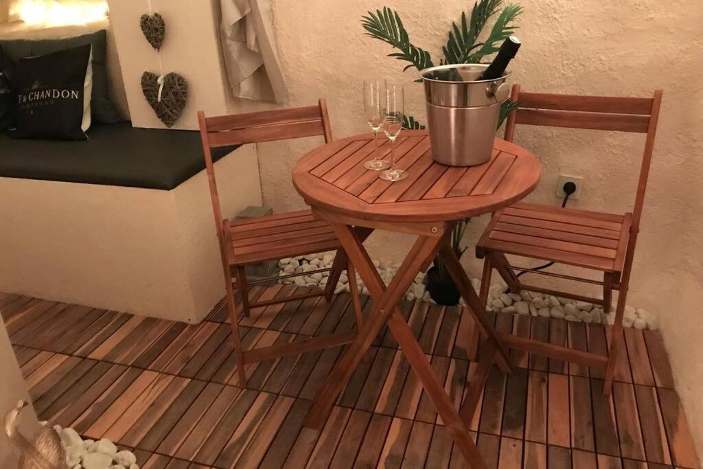Les Secrets D'Alcove, Nuits Romantiques Avec Spa 普罗旺斯地区艾克斯 外观 照片